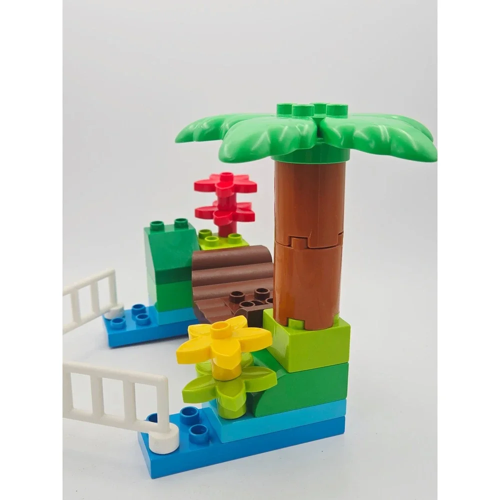 LEGO Duplo Jurassic World Gentle Giants Petting Zoo 10879 Dinosaur Set Figures